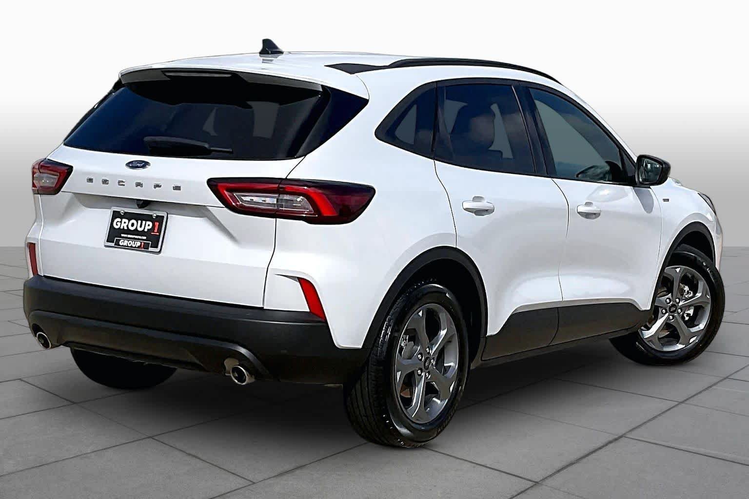 Used 2025 Ford Escape ST-Line FWD image 13