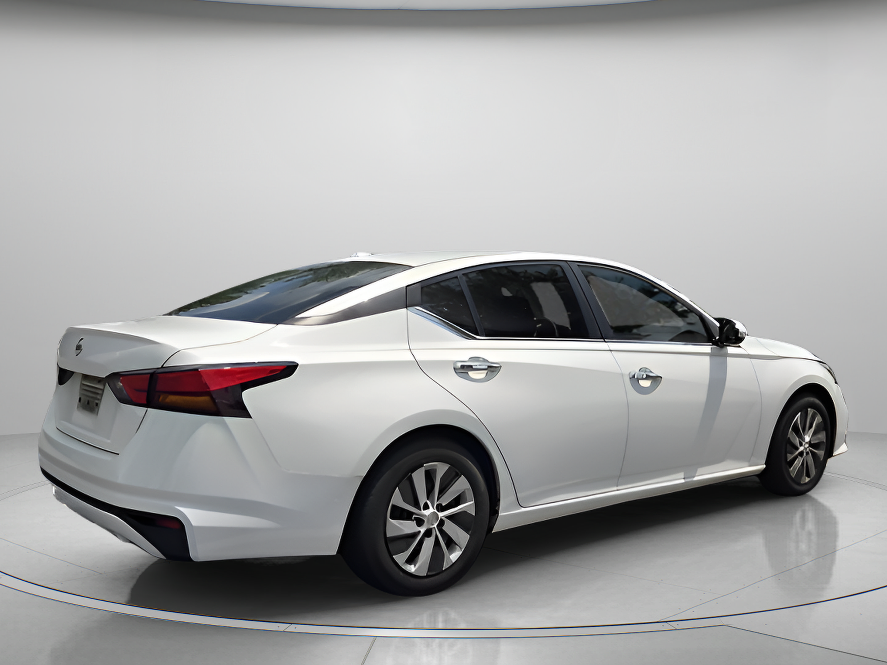 Used 2020 Nissan Altima 2.5 S FWD image 2