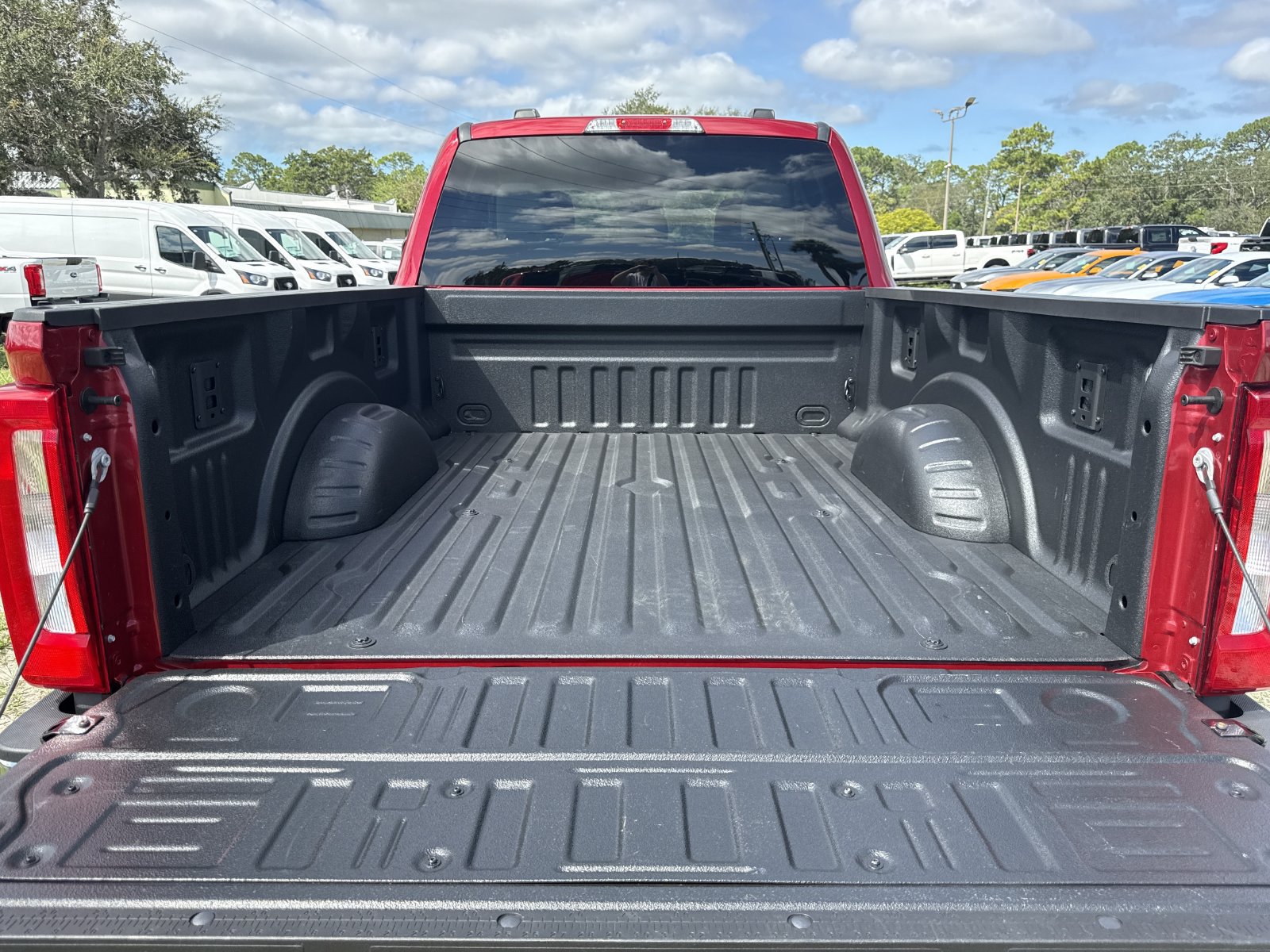 Certified 2024 Ford F250 XLT w/ F-250 >10K GVWR Package AWD/4WD image 14