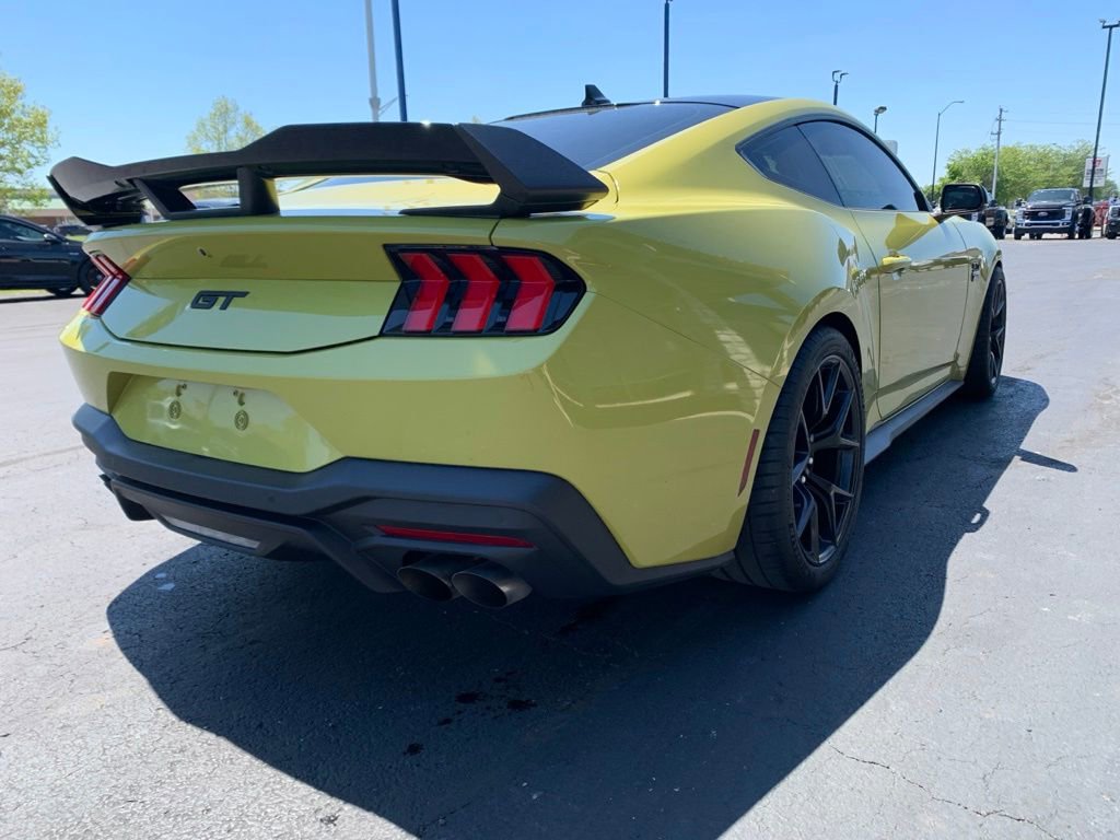 Used 2025 Ford Mustang GT Premium RWD image 3
