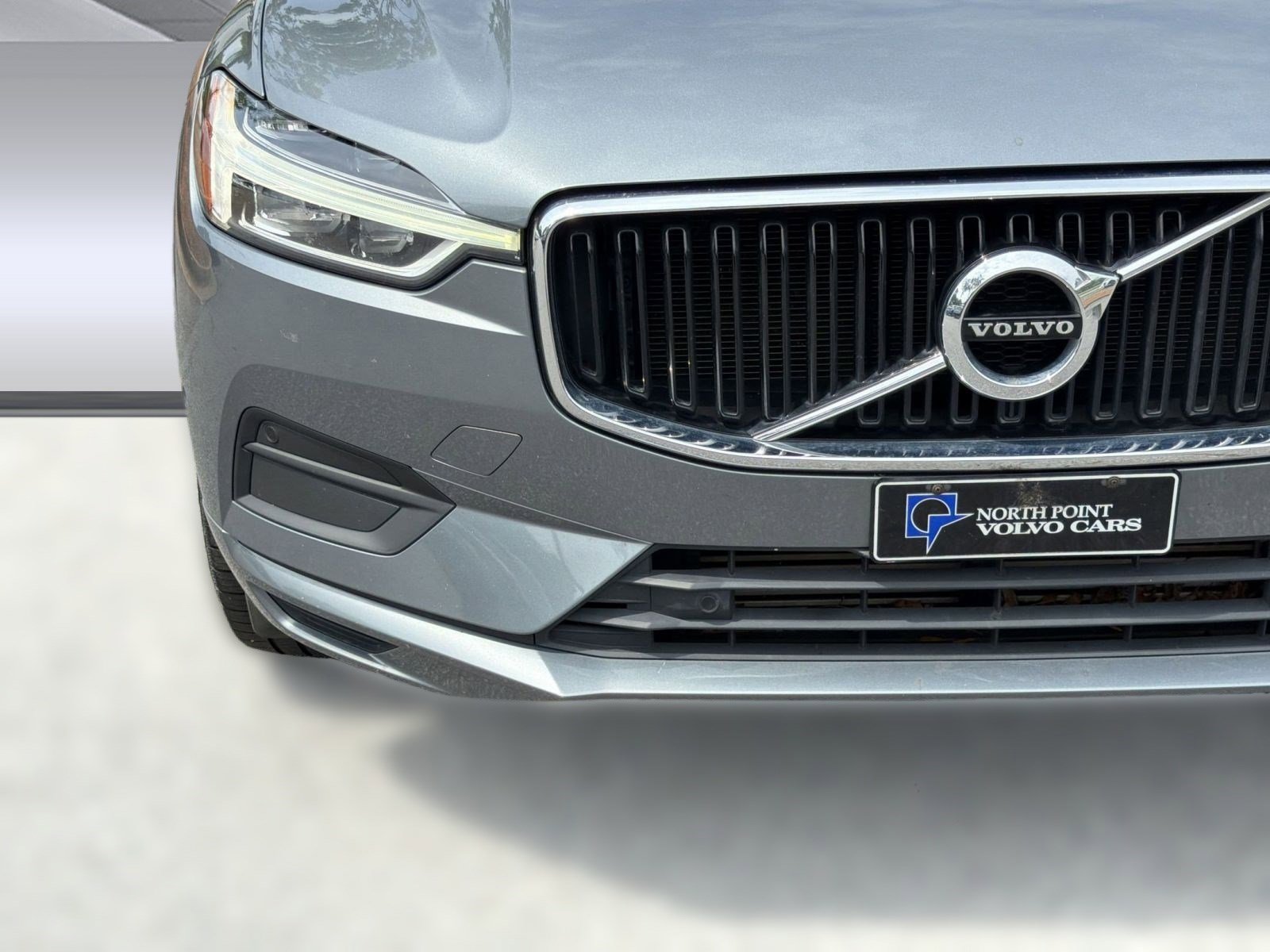 Used 2019 Volvo XC60 T5 Momentum w/ Premium Package FWD image 11
