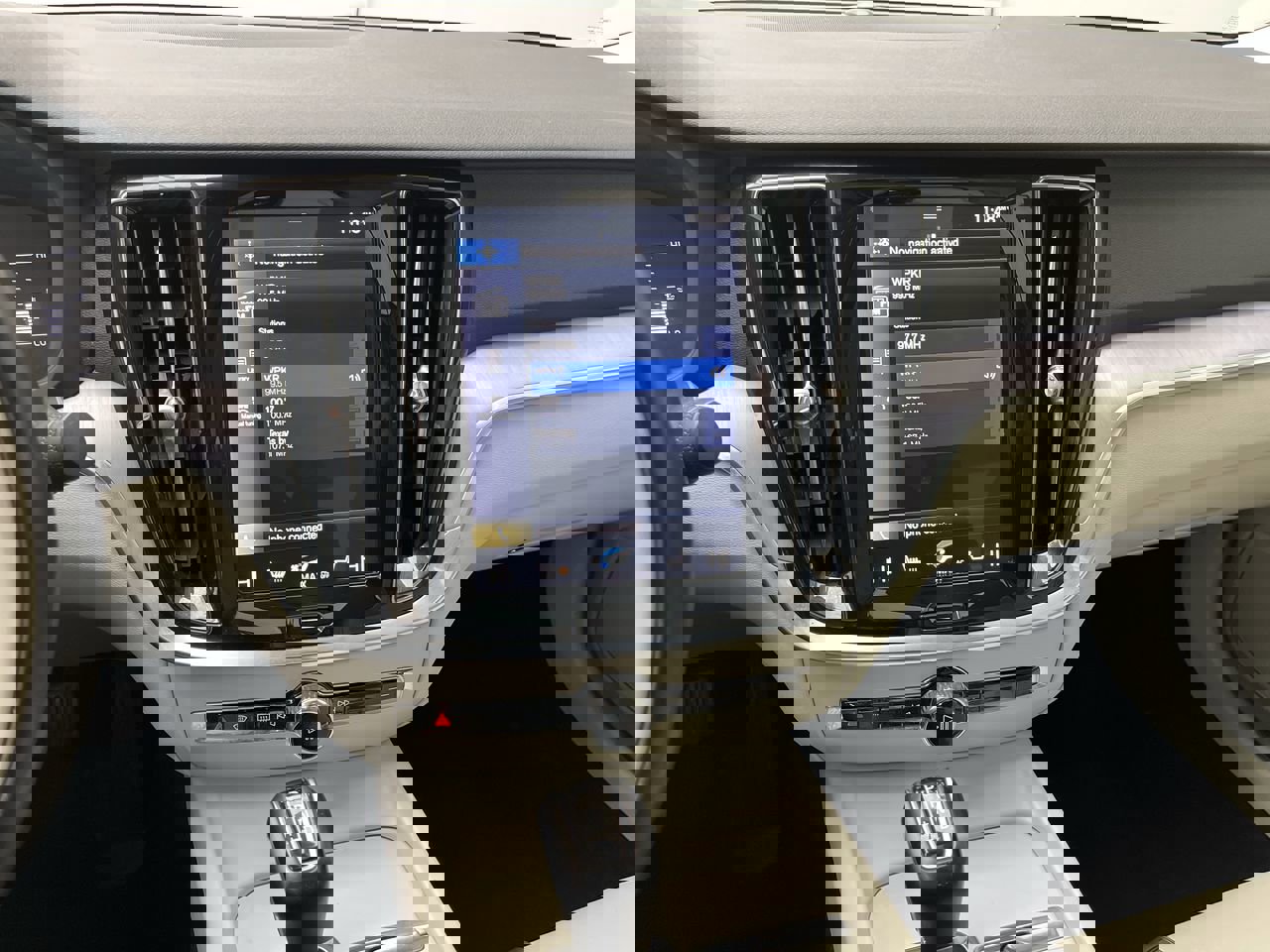 Used 2019 Volvo S60 T6 Momentum w/ Premium Package image 17