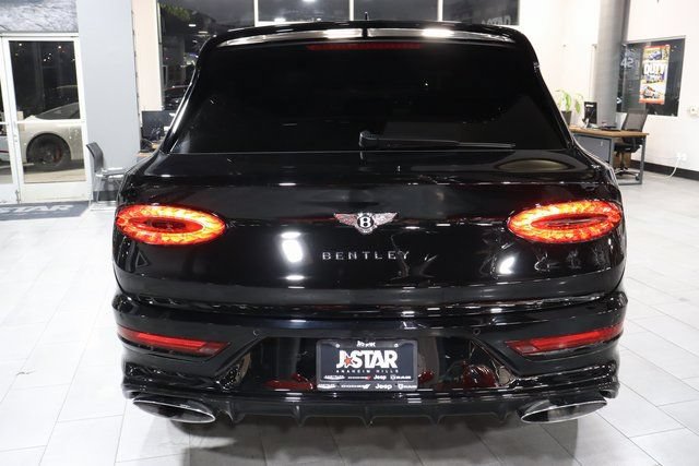 Used 2021 Bentley Bentayga Speed AWD/4WD image 19