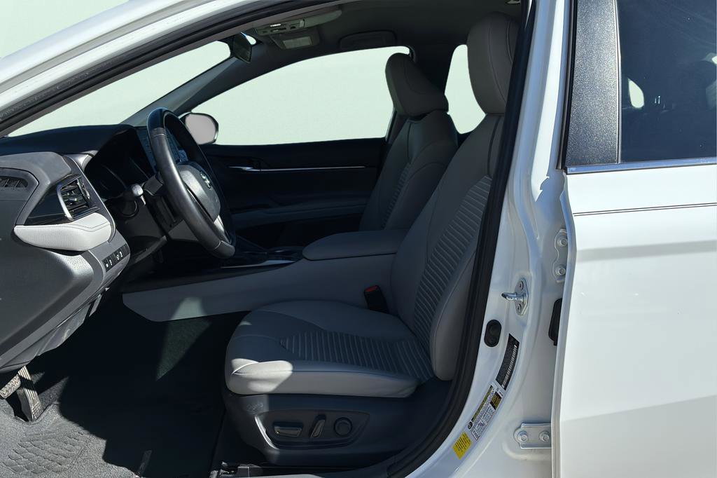 Used 2022 Toyota Camry SE image 12