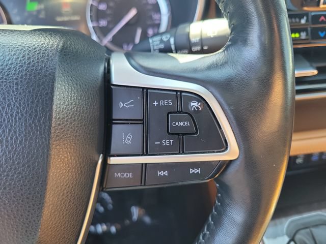 Used 2022 Toyota Highlander Platinum FWD image 6