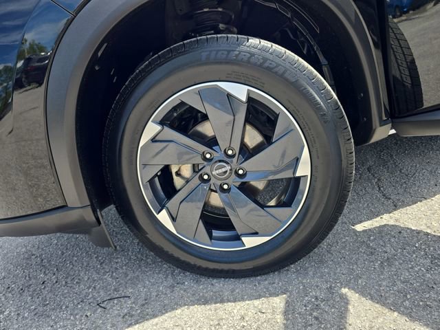 Used 2024 Nissan Rogue SV image 27