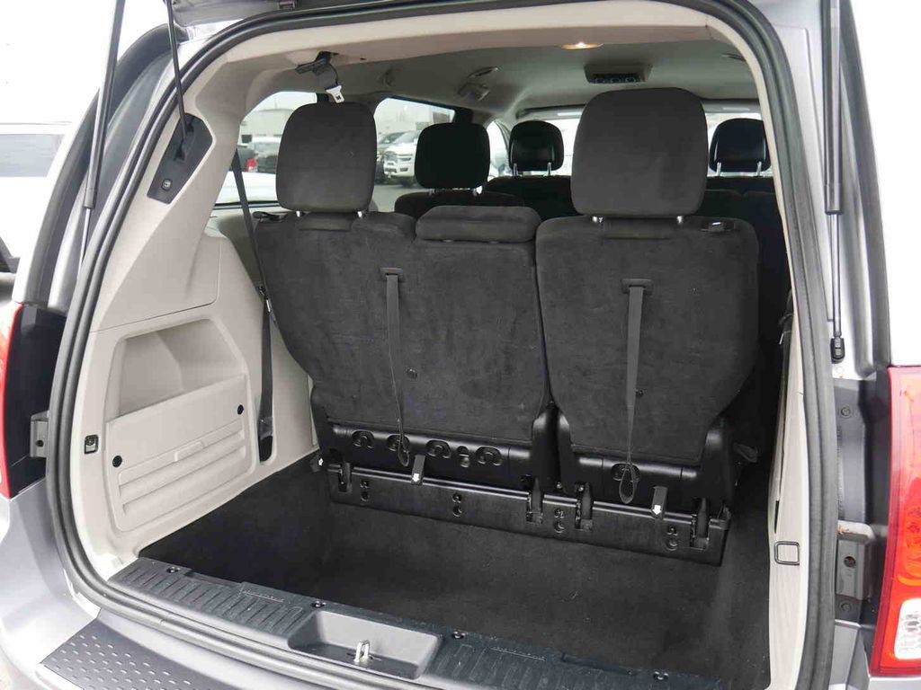 Used 2015 Dodge Grand Caravan SXT image 9