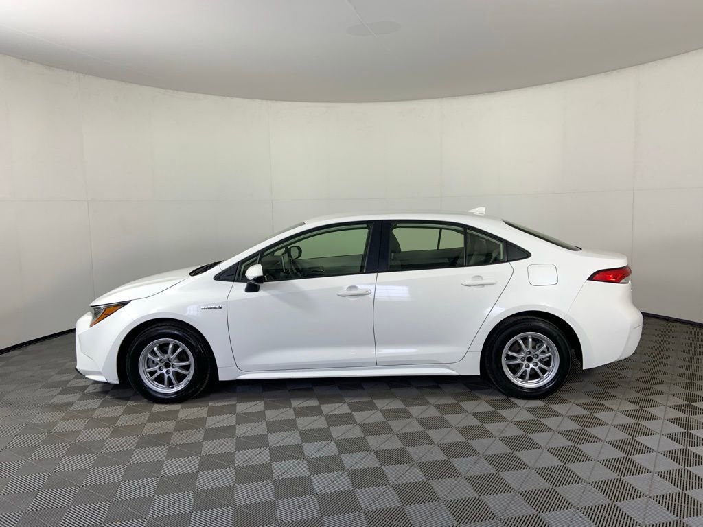 Used 2021 Toyota Corolla LE image 6