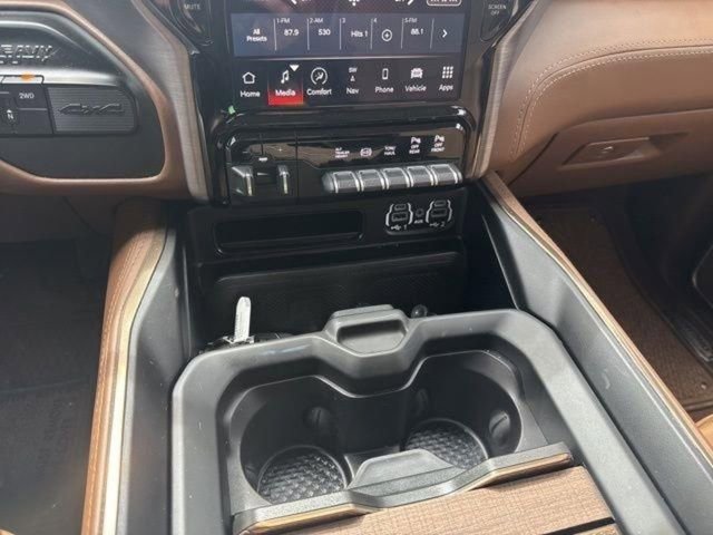 Used 2024 RAM 3500 Limited AWD/4WD image 22