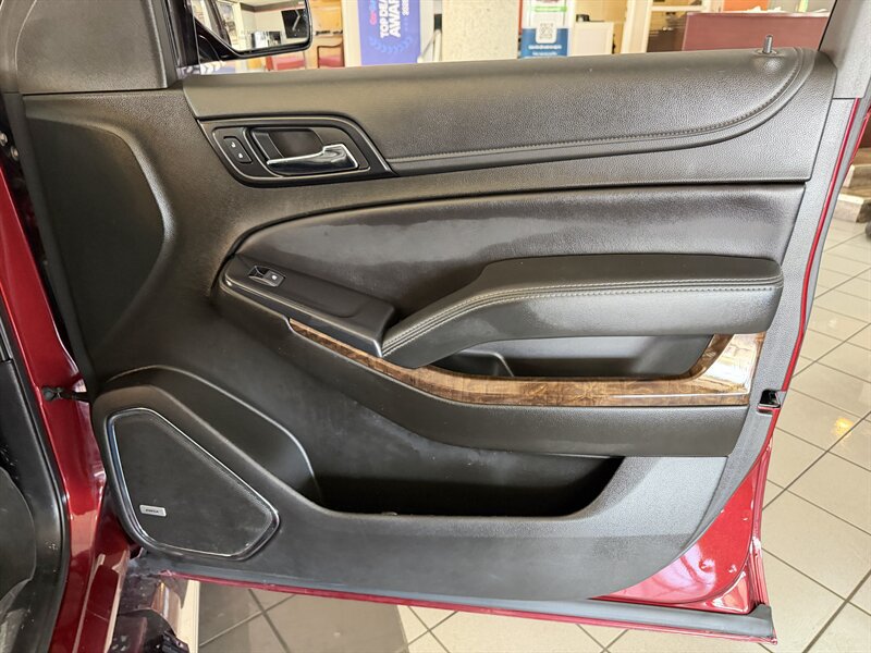 Used 2019 Chevrolet Tahoe LT w/ LT Signature Package AWD/4WD image 31