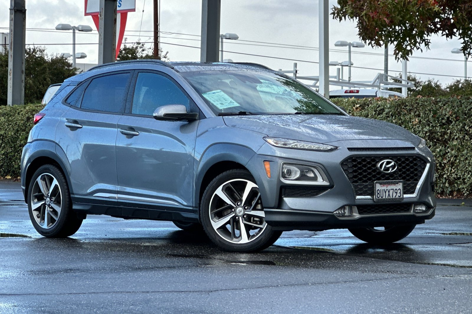 Used 2021 Hyundai Kona Limited w/ Cargo Package image 2