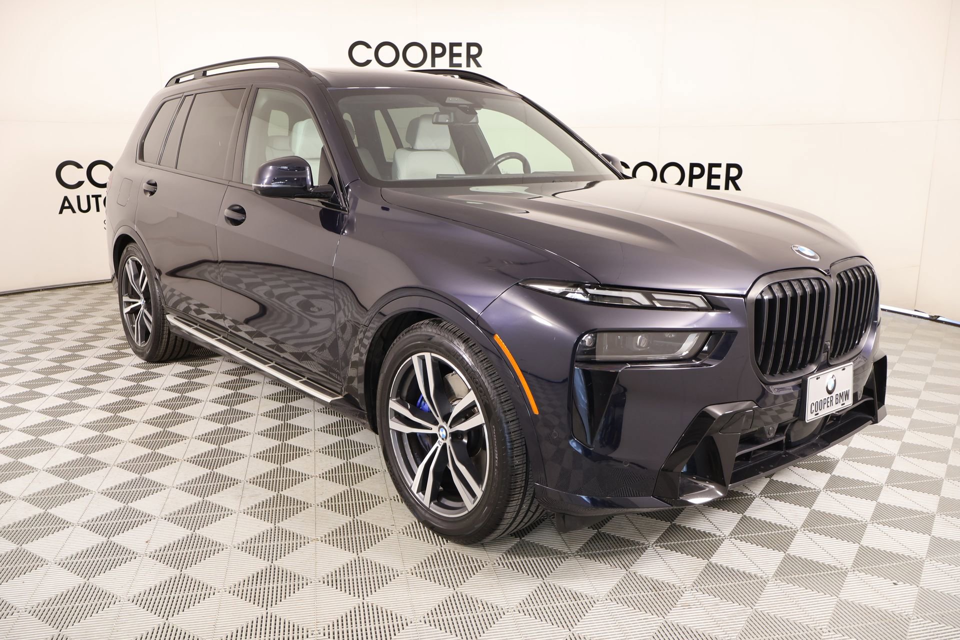 Used 2025 BMW X7 xDrive40i video 1