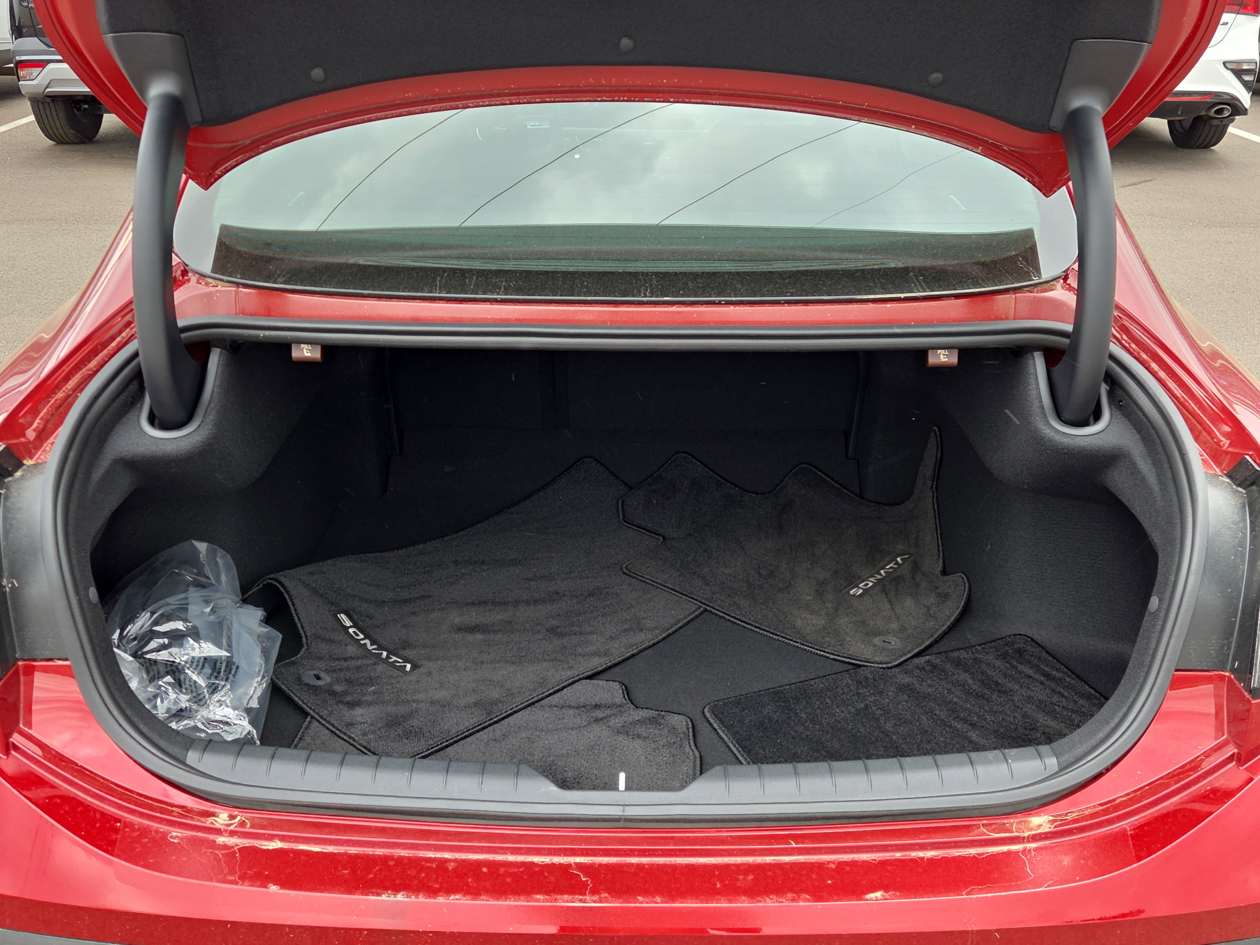 Used 2026 Hyundai Sonata SE FWD image 4