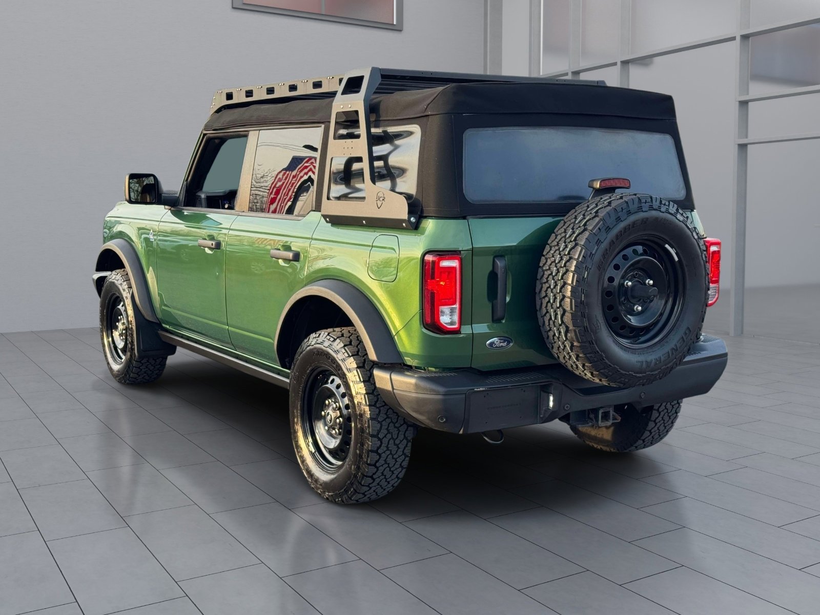 Used 2022 Ford Bronco Black Diamond image 5