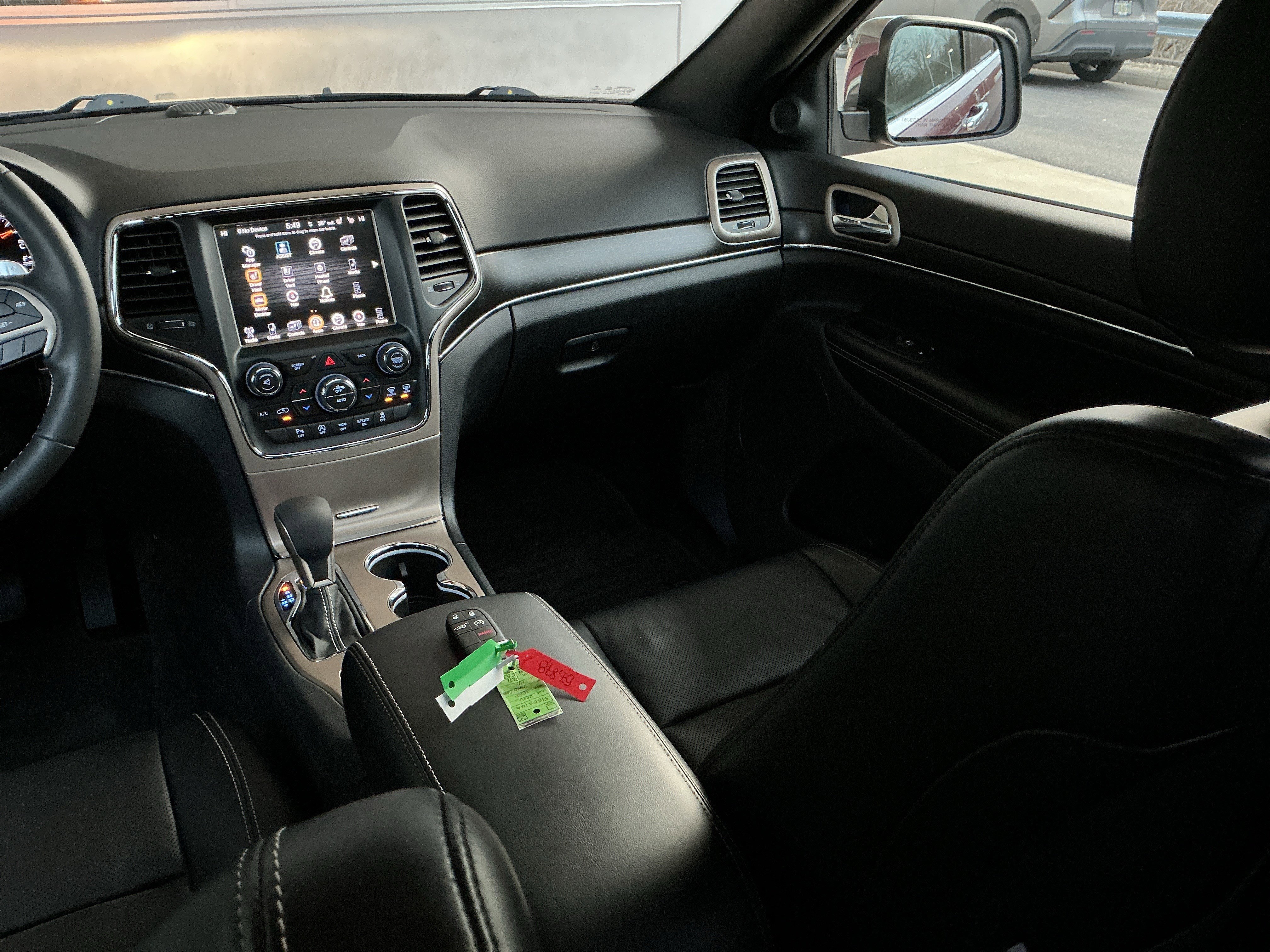 Used 2016 Jeep Grand Cherokee Limited w/ Luxury Group II image 16