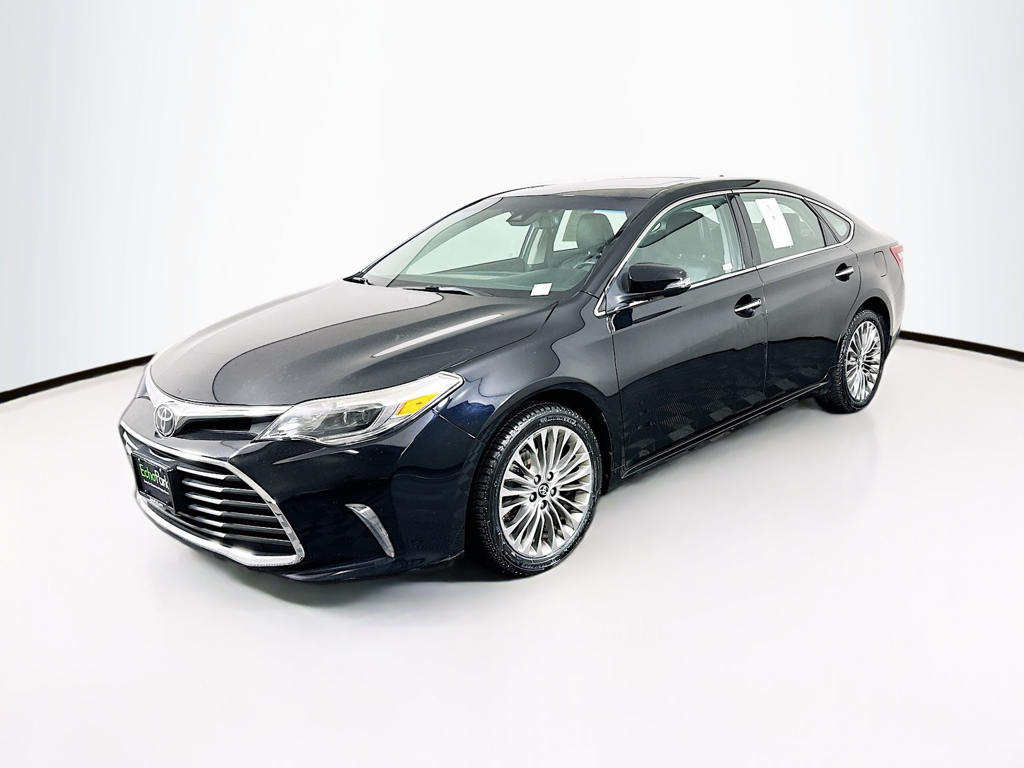 Used 2017 Toyota Avalon Limited w/ Carpet Mat Package FWD image 3