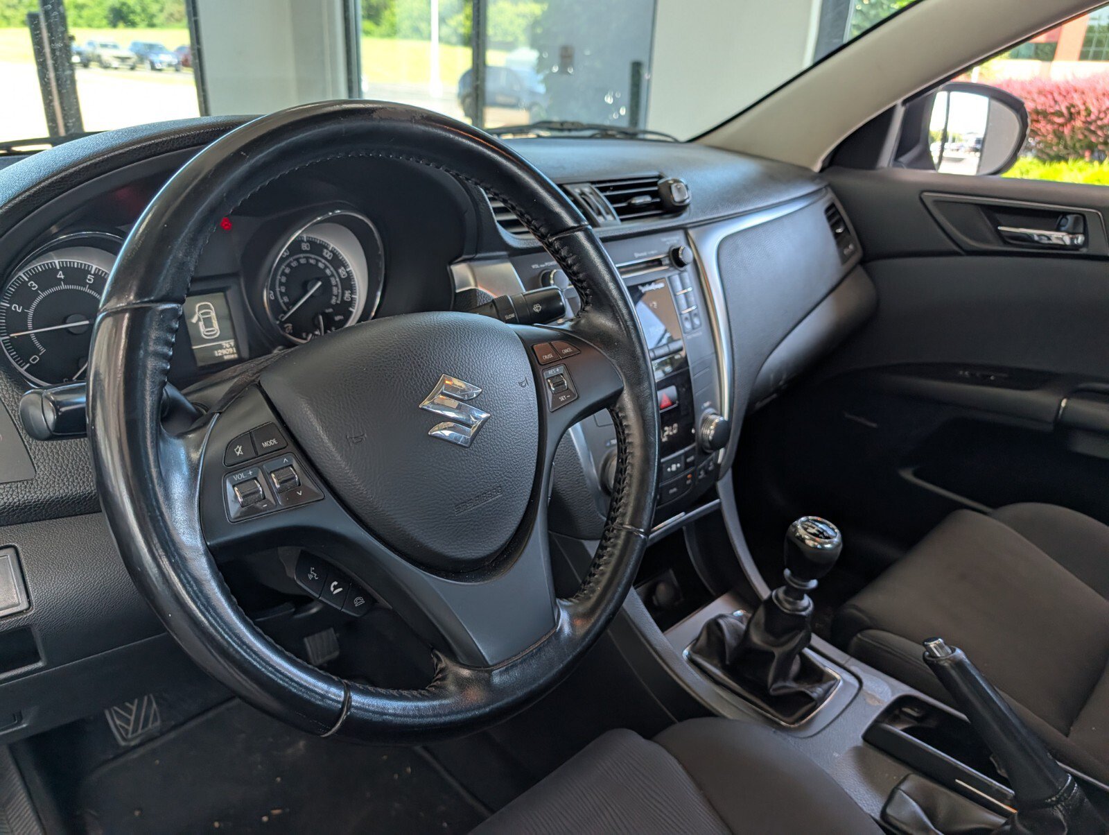 Used 2010 Suzuki Kizashi GTS FWD image 7