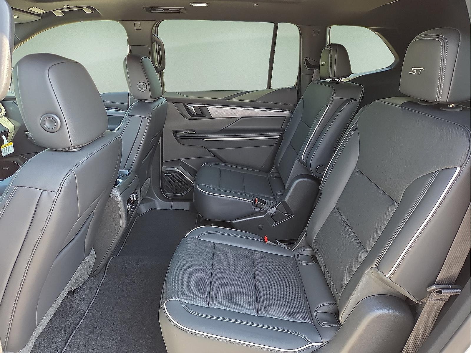 New 2027 Buick Enclave Sport Touring w/ Power Package FWD image 11