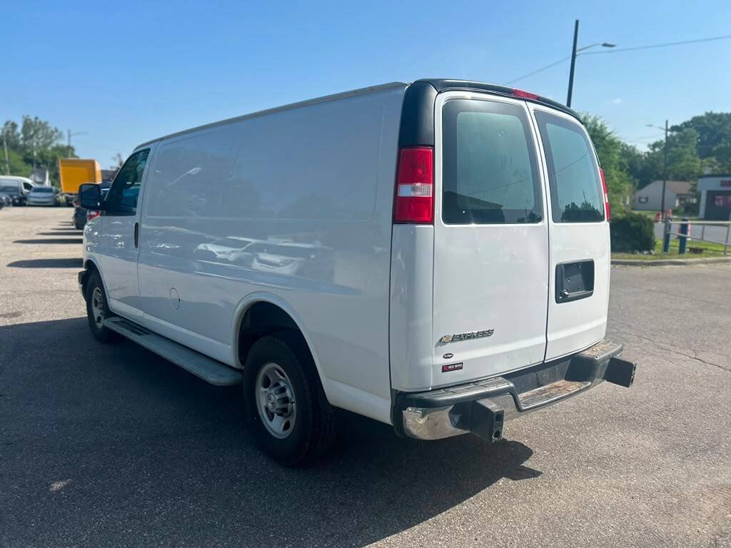 Used 2022 Chevrolet Express 2500 w/ Driver Convenience Package RWD image 7
