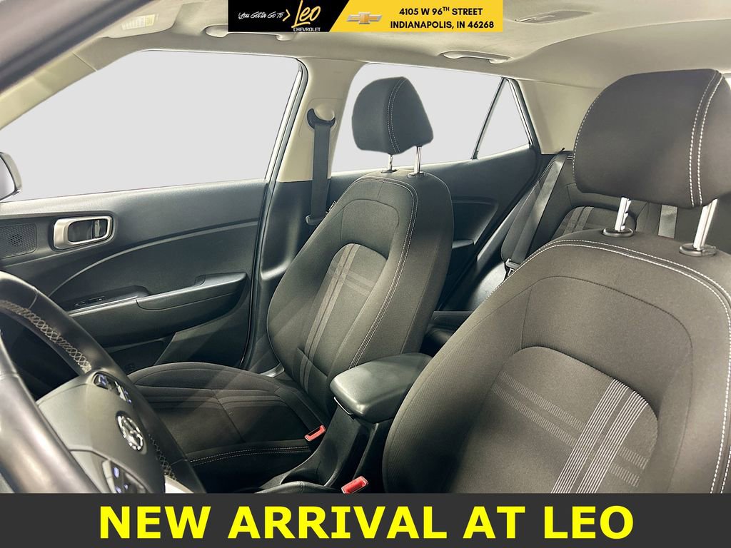 Used 2023 Hyundai Venue SEL image 19
