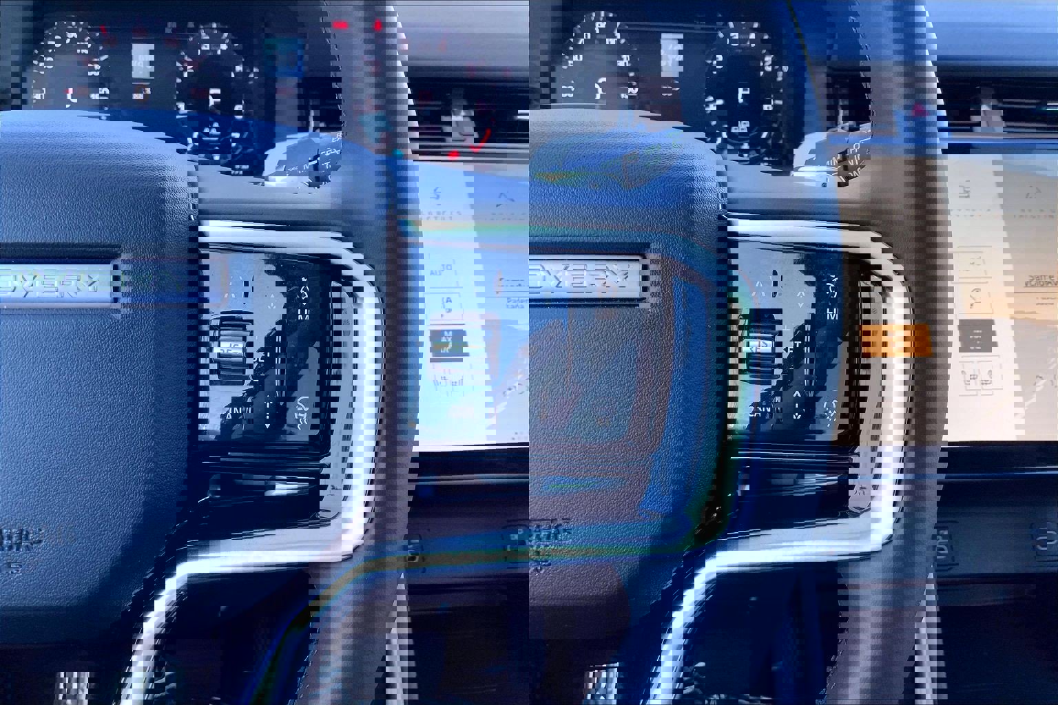 Used 2024 Land Rover Discovery Sport S image 23