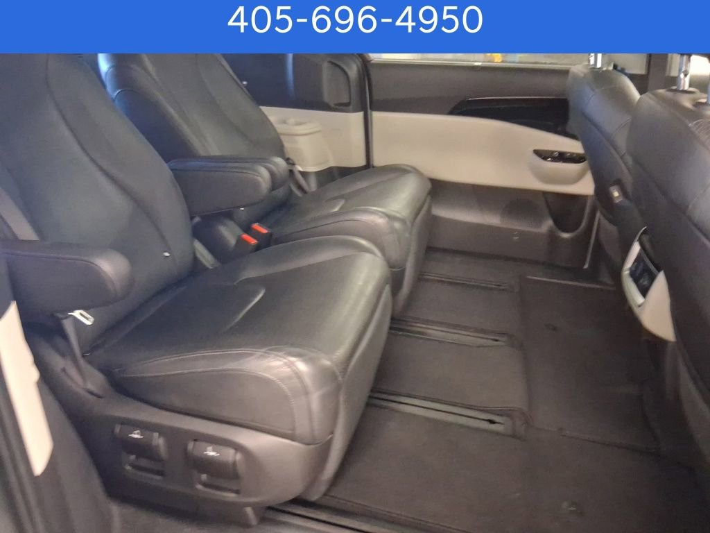 Used 2023 Kia Carnival SX Prestige image 10