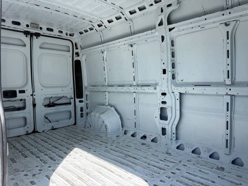 Used 2023 RAM ProMaster 2500 FWD image 12