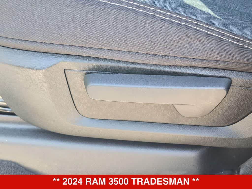 Used 2024 RAM 3500 Tradesman w/ Towing Technology Group AWD/4WD image 16