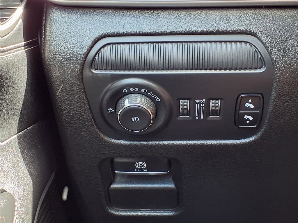 Used 2024 Jeep Wagoneer L Series III w/ Flexible Seating Group image 8