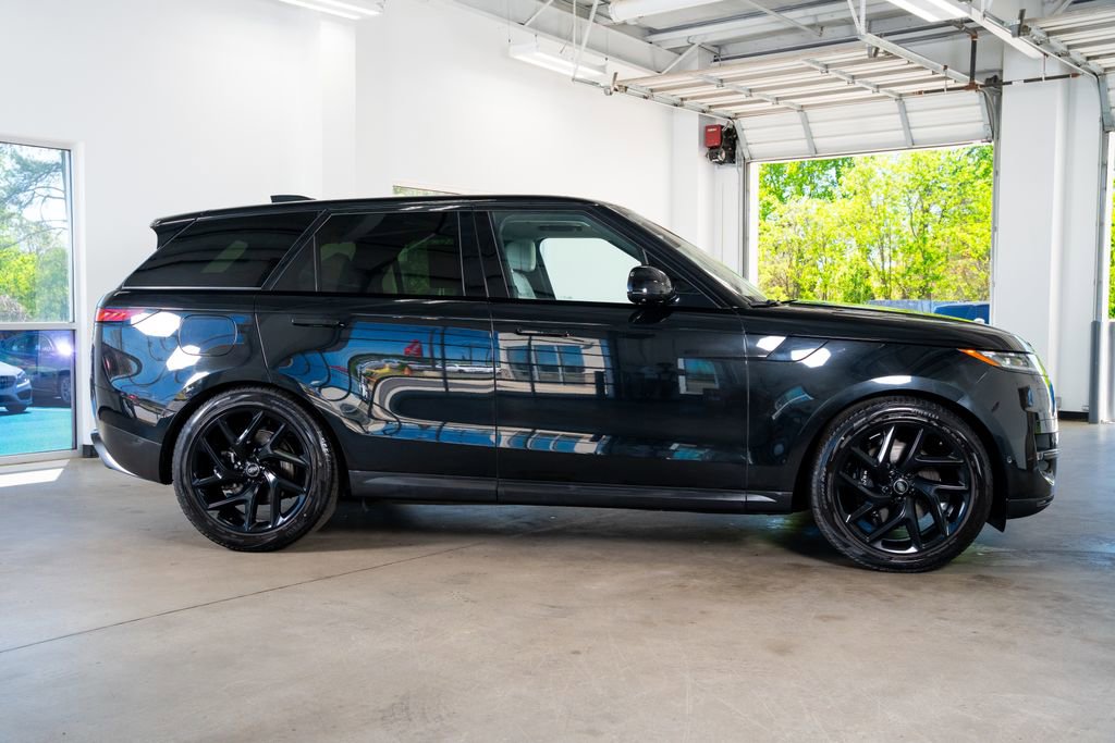 Used 2023 Land Rover Range Rover Sport SE image 5