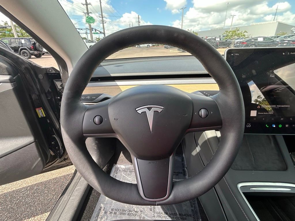 Used 2023 Tesla Model 3 Standard Range image 18