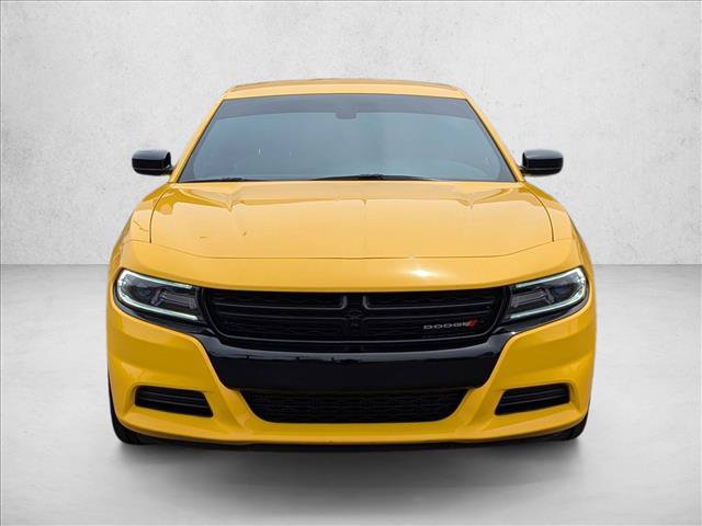 Used 2017 Dodge Charger SE w/ Blacktop Package RWD image 2