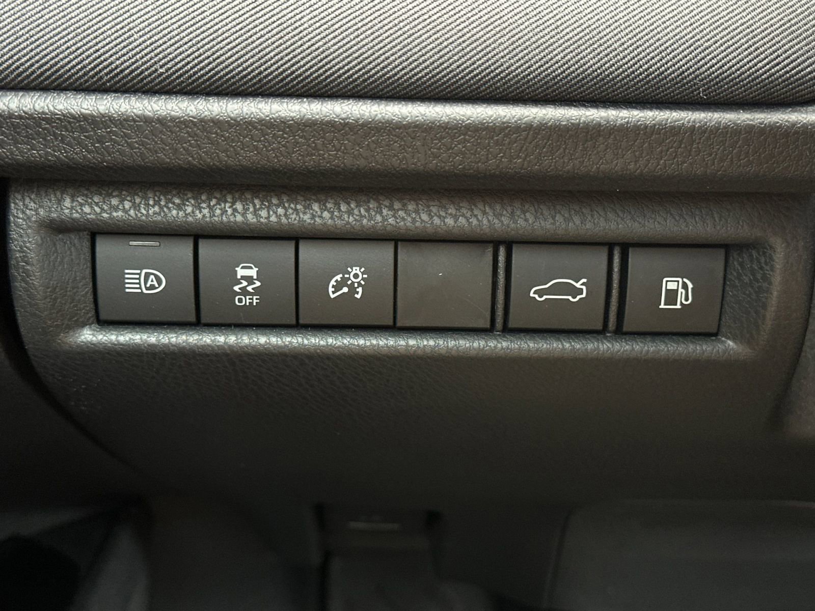 Used 2026 Toyota Camry LE image 29