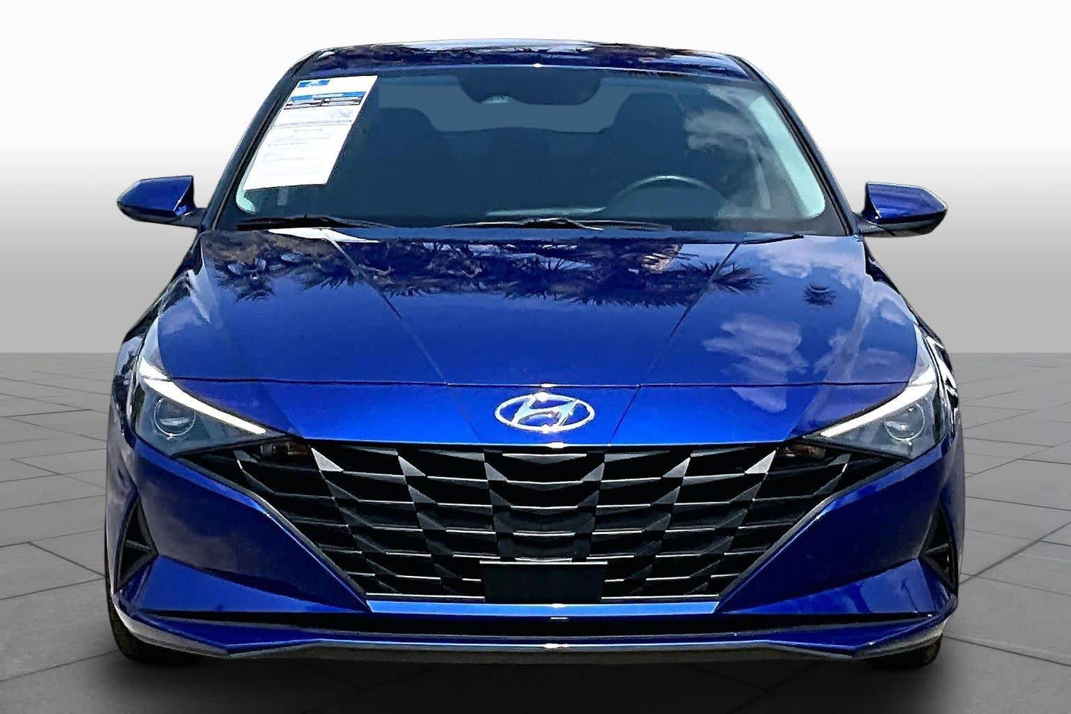 Used 2023 Hyundai Elantra SEL w/ Convenience Package FWD image 4