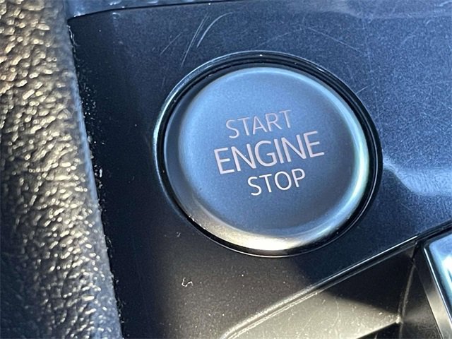 Used 2022 Volkswagen Tiguan SE image 38