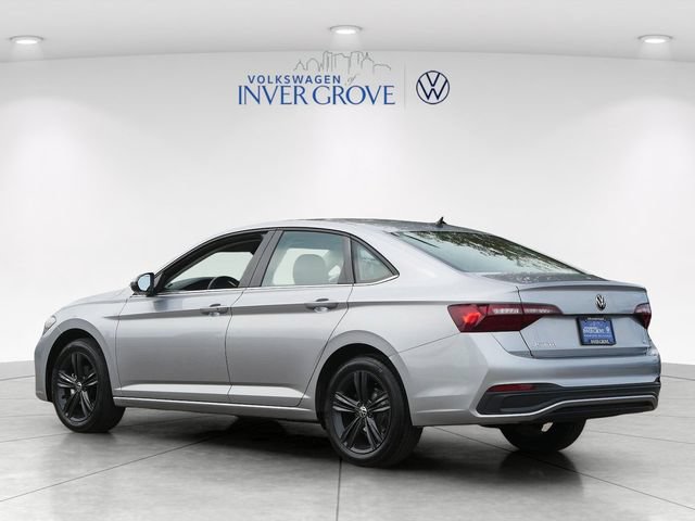 Certified 2023 Volkswagen Jetta SE FWD image 5