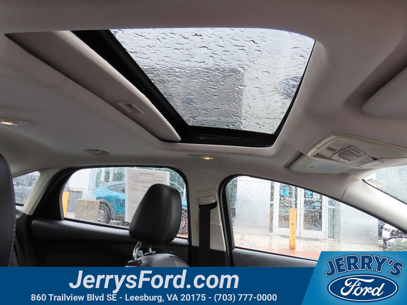Used 2012 Ford Focus Titanium FWD image 34