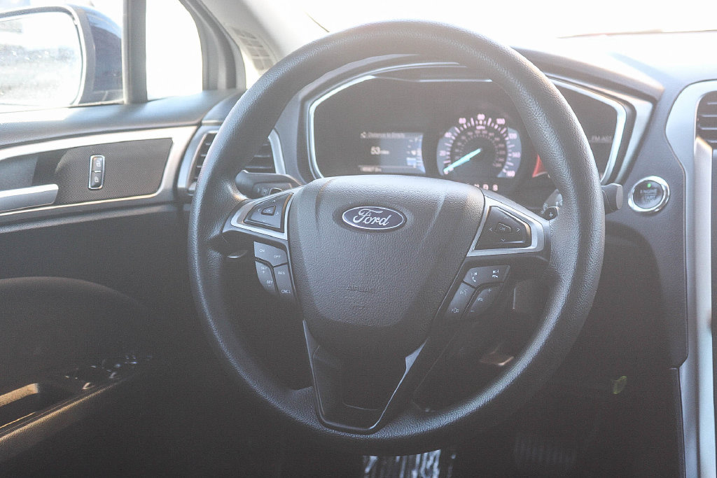 Certified 2020 Ford Fusion SE AWD/4WD image 18
