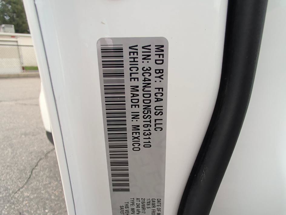 Used 2025 Jeep Compass Trailhawk AWD/4WD image 32