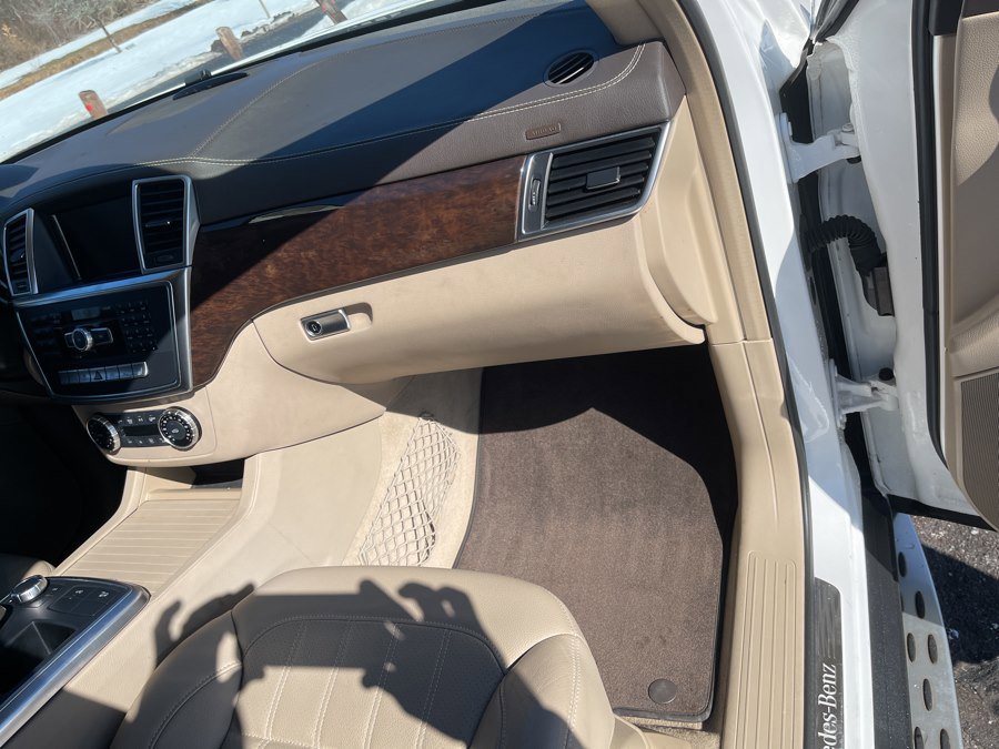 Used 2015 Mercedes-Benz GL 450 4MATIC image 29