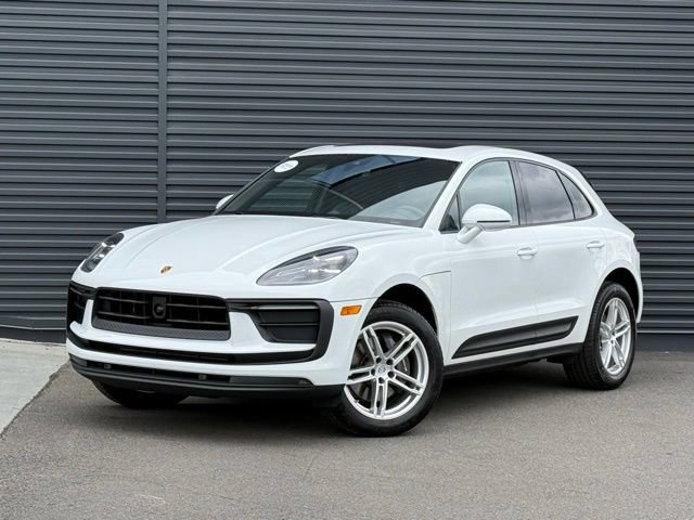 Certified 2026 Porsche Macan AWD/4WD image 1