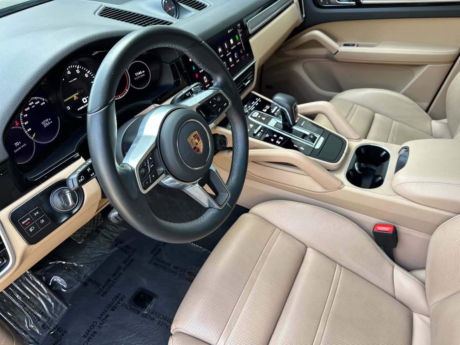 Used 2023 Porsche Cayenne AWD/4WD image 4