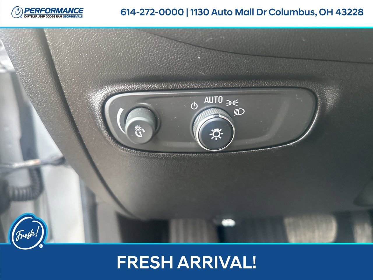 Used 2018 Chevrolet Equinox LT image 17