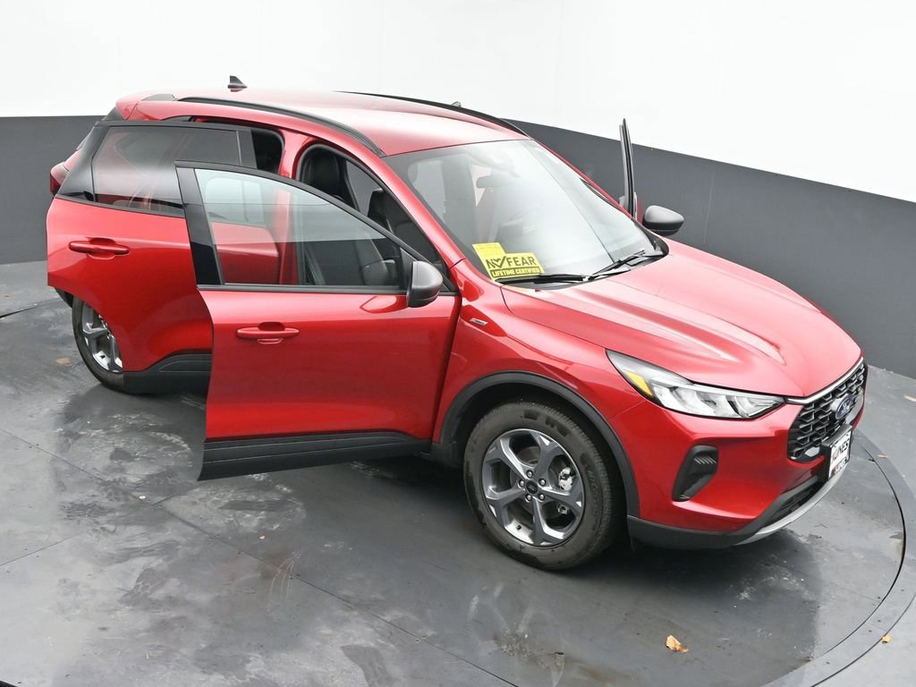 Used 2025 Ford Escape ST-Line w/ Cold Weather Package image 42