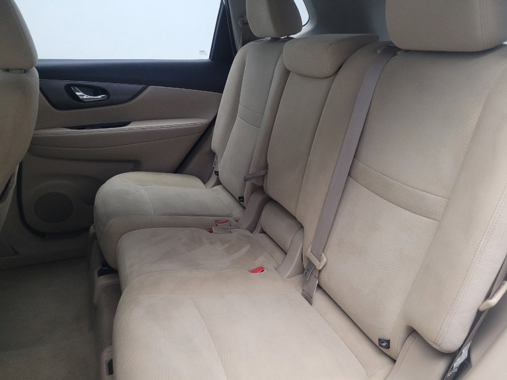 Used 2015 Nissan Rogue S FWD image 18
