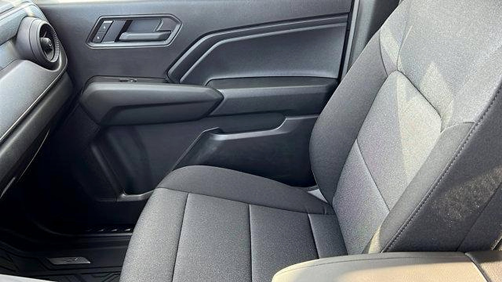 New 2026 Chevrolet Colorado W/T w/ WT Convenience Package II image 18