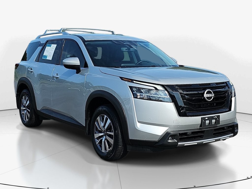 Used 2023 Nissan Pathfinder SL w/ Black Appearance Package