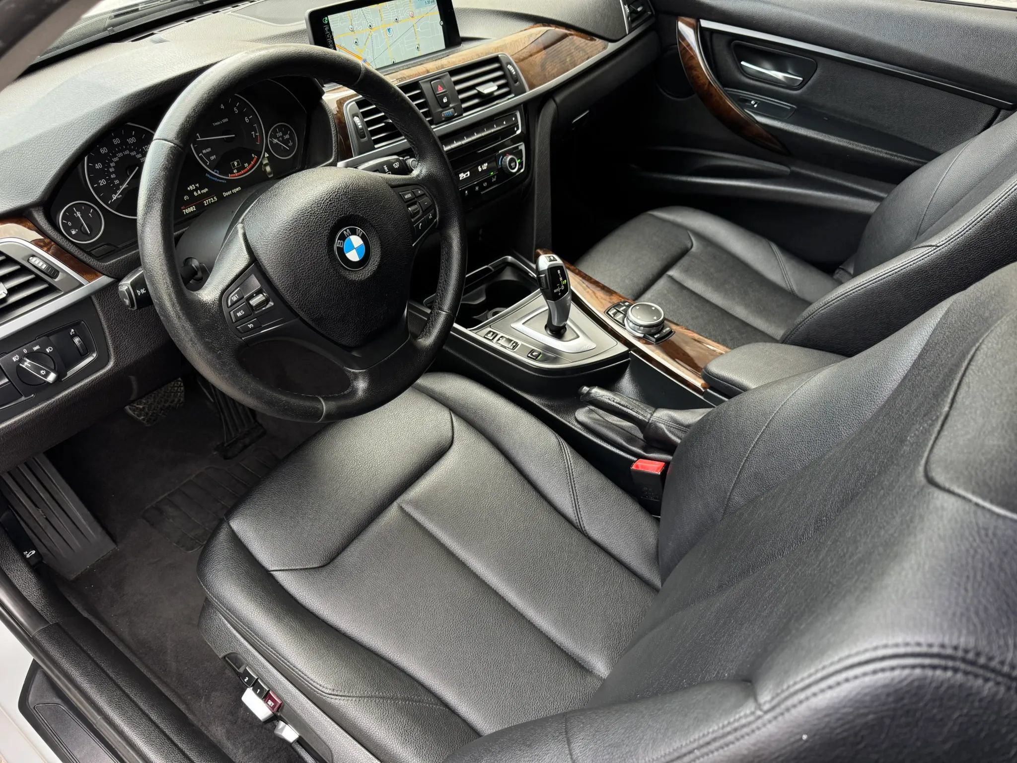 Used 2016 BMW 320i Sedan RWD image 10