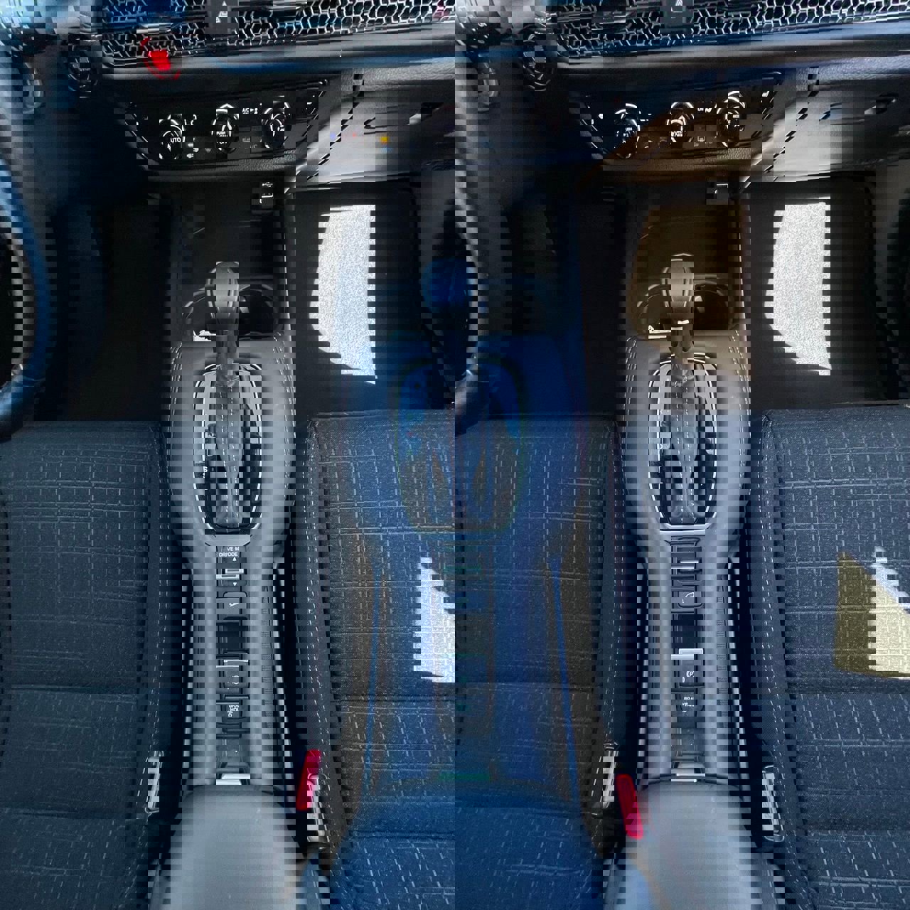 Used 2025 Honda HR-V Sport image 19