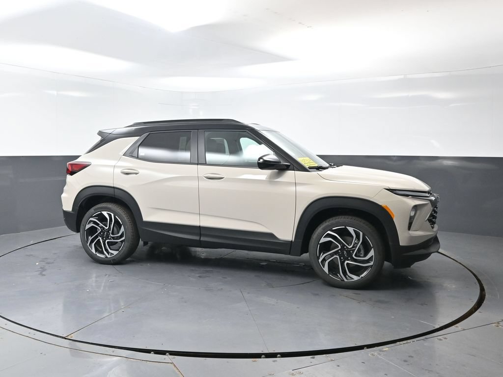 New 2026 Chevrolet TrailBlazer RS w/ Convenience Package AWD/4WD image 3